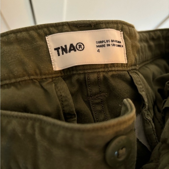 Aritzia TNA Supply Cargo Pant Size 4 in Green - Picture 4 of 6